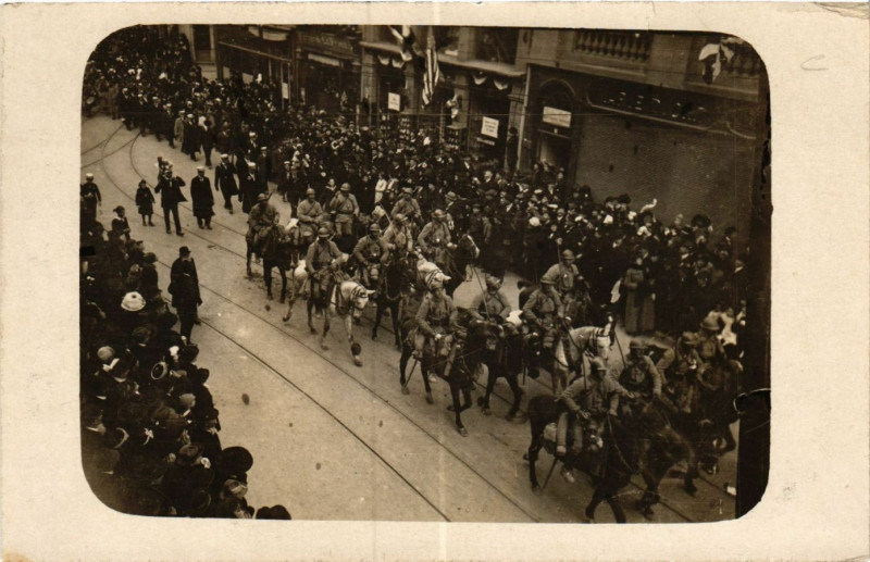 Carte postale ancienne Entrée des Francais a Muloouse (17 nov. 1918)