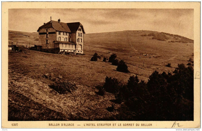 Carte postale ancienne Ballon d'Alsace L'Hotel Stauffer et le Sommet du Ballon