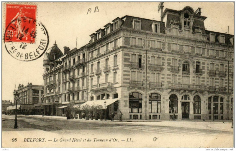 Carte postale ancienne Belfort Le Grand Hotel et du Tonneau d'Or à Belfort