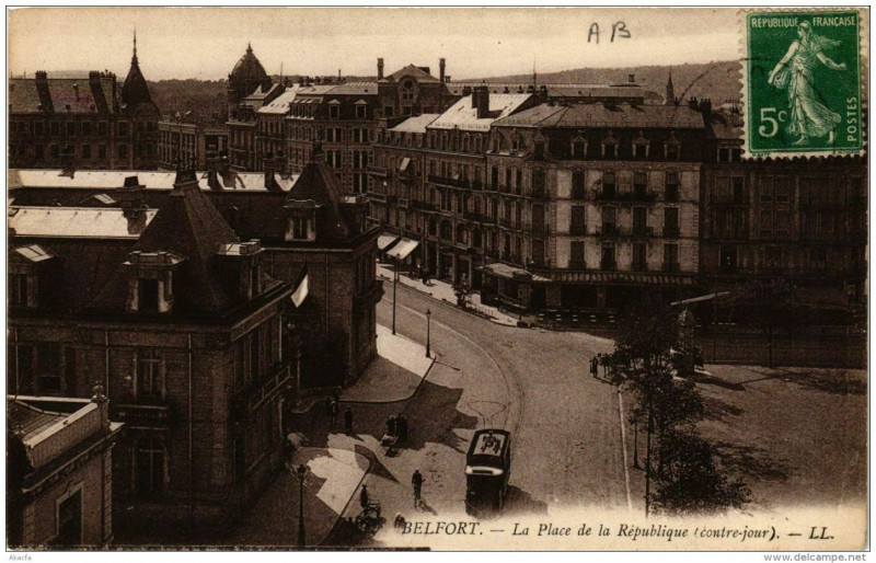 Carte postale ancienne Belfort La Place de la Republique à Belfort