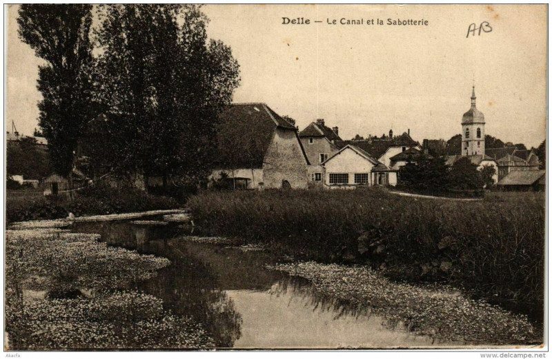 Carte postale ancienne Delle Le Canal et la Sabotterie à Delle