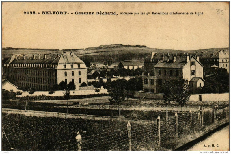 Carte postale ancienne Belfort Caserne Béchaud à Belfort