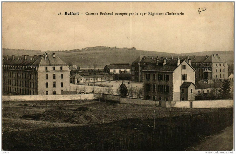 Carte postale ancienne Belfort Caserne Béchaud à Belfort