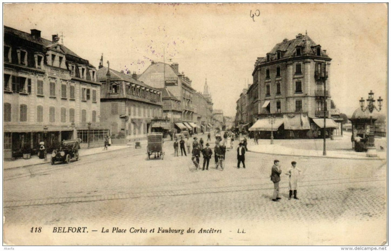 Carte postale ancienne Belfort La Place Corbis et Faubourg des Ancétres à Belfort
