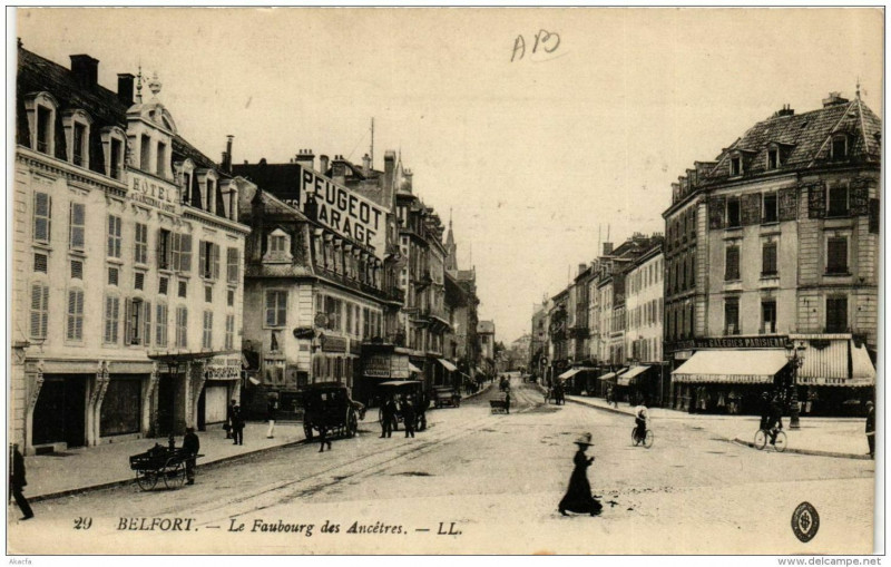 Carte postale ancienne Belfort Le Faubourg des Ancétres à Belfort