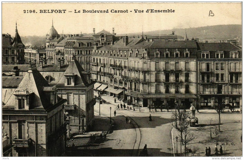 Carte postale ancienne Belfort Le Boulevard Carnot Vue d'ensemble à Belfort