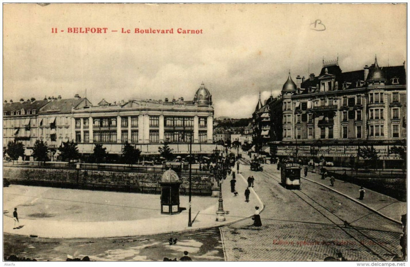 Carte postale ancienne Belfort Le Boulevard Carnot à Belfort
