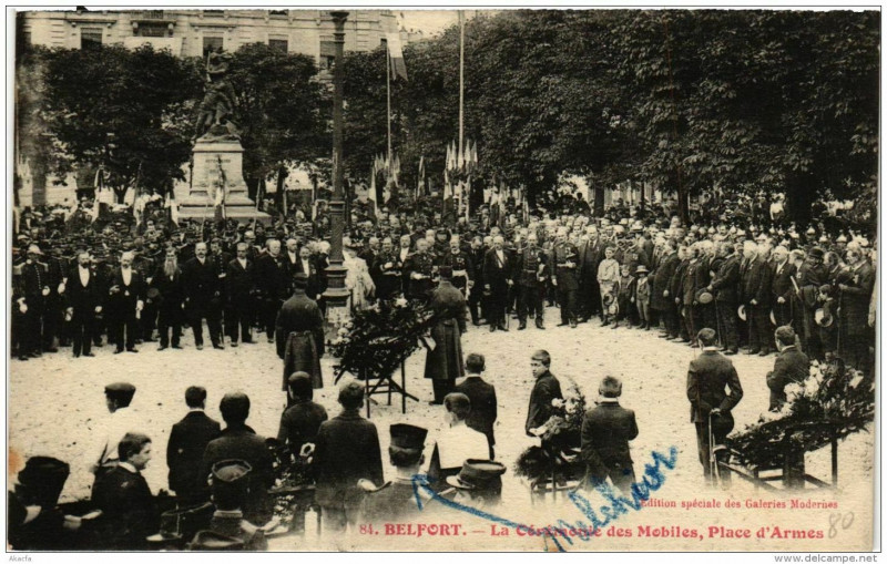 Carte postale ancienne Belfort Place d'Armes à Belfort