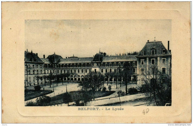 Carte postale ancienne Belfort Le Lycée à Belfort