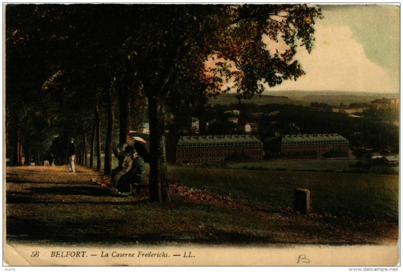 Carte postale ancienne Belfort La Caserne Frederichs à Belfort