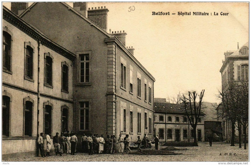 Carte postale ancienne Belfort Hopital Militaire La Cour à Belfort