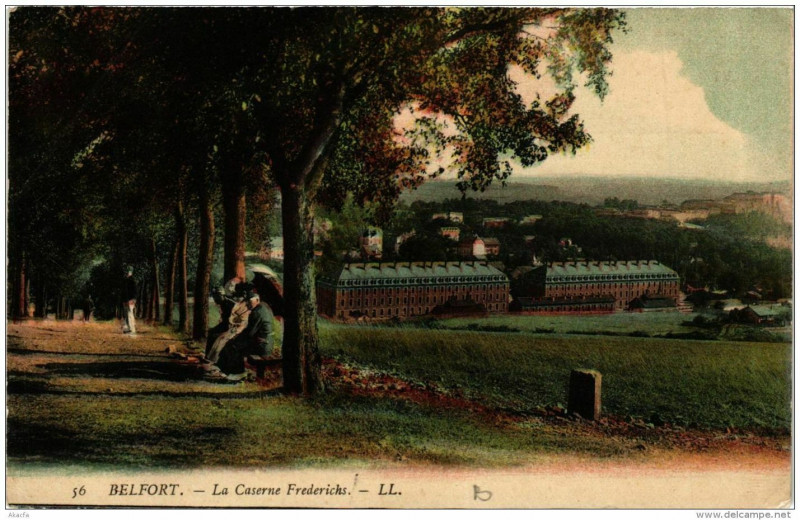 Carte postale ancienne Belfort La Caserne Frederichs à Belfort