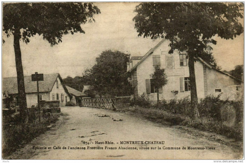 Carte postale ancienne Montreux Chateau Epicerie et Café de l'ancienne Frontiere