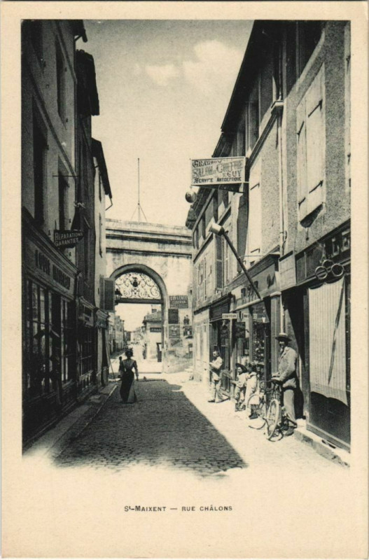 Carte postale ancienne Saint-Maixent-l'Ecole Rue Chalons