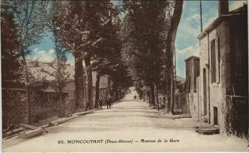 Carte postale ancienne Moncoutant Avenue de la Gare