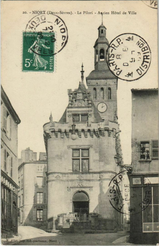 Carte postale ancienne Niort Le Pilori - Ancien Hotel de Ville à Niort