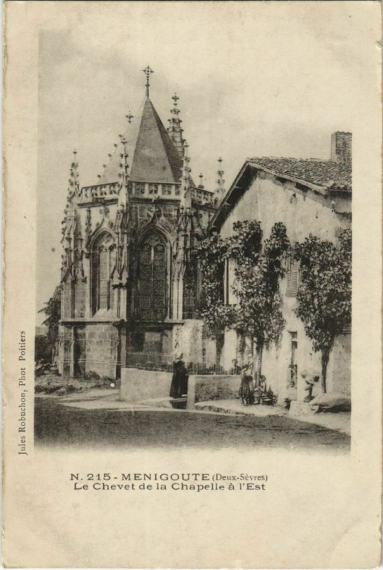 Carte postale ancienne Menigoute Le Chevet de la Chapelle a l'Est