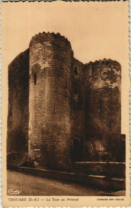 Carte postale ancienne Thouars La Tour au Prevost à Thouars