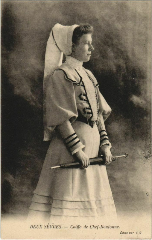 Carte postale ancienne Chef-Boutonne Coiffe de Chef-Boutonne à Chef-Boutonne