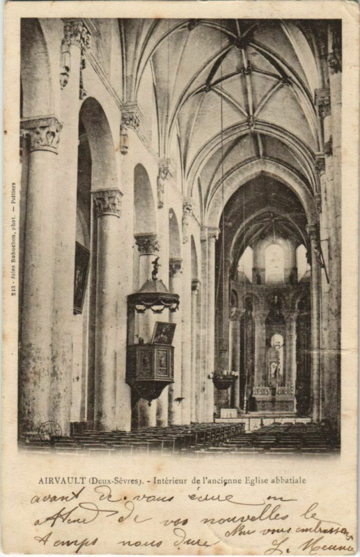 Carte postale ancienne Airvault Interieur de l'Ancienne Eglise Abbatiale à Airvault