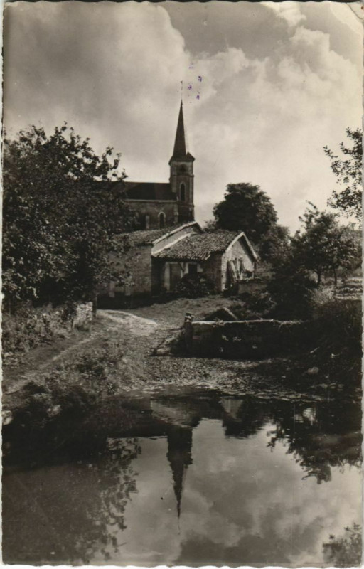 Carte postale ancienne Chey L'EGlise et la Sevre Niortaise à Chey