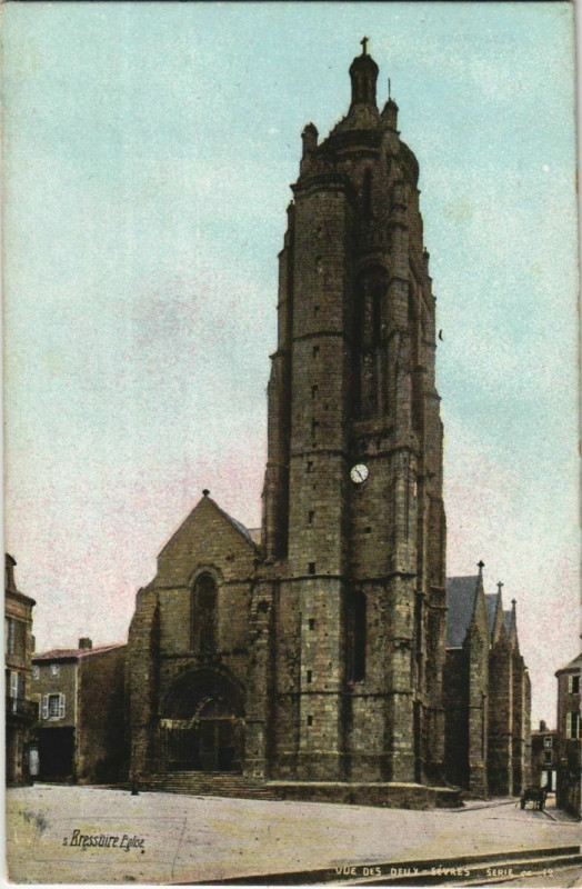 Carte postale ancienne Bressuire Eglise à Bressuire