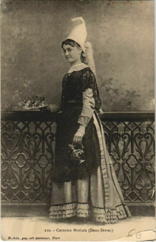 Carte postale ancienne La Mothe-Saint-Heray Costume Mothais