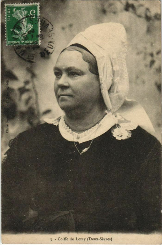 Carte postale ancienne Lezay Coiffe de Lezay - Folklore à Lezay