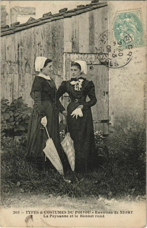 Carte postale ancienne Niort Environs - La Paysanee et le Bonnet Rond à Niort