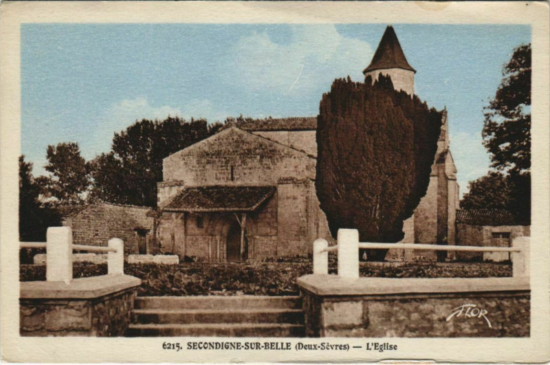 Carte postale ancienne Secondigne-sur-Belle L'Eglise