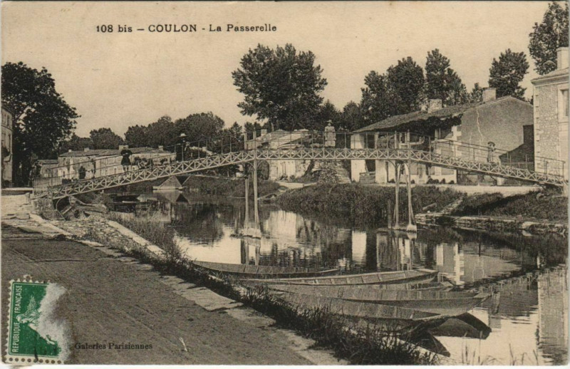 Carte postale ancienne Coulon La Passerelle à Coulon