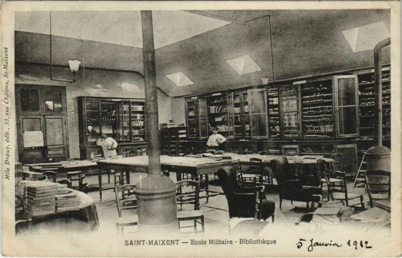 Carte postale ancienne Saint-Maixent-l'Ecole Ecole Militaire - Bibliotheque