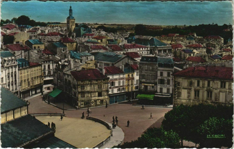 Carte postale ancienne Niort Place du Marche à Niort