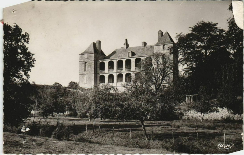 Carte postale ancienne Melle Chateau de Chaille - Sud-Ouest à Melle