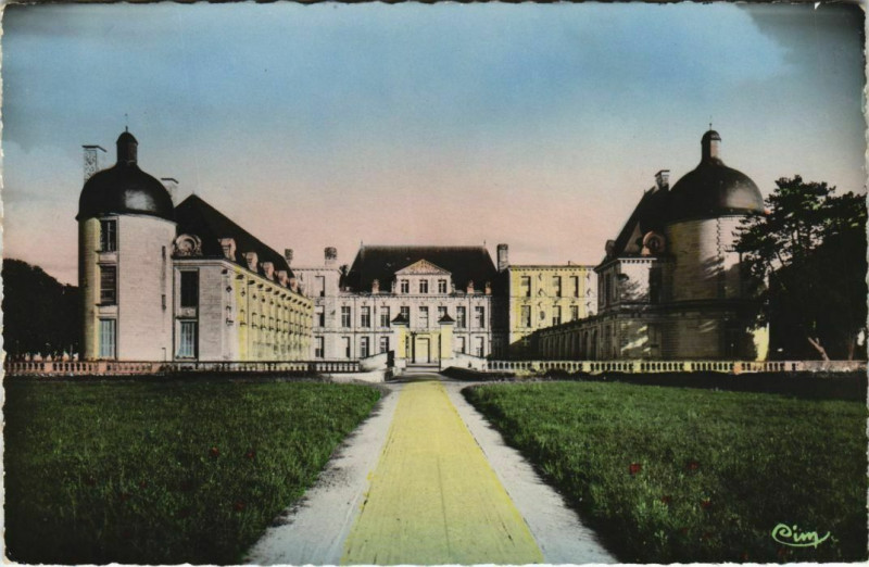 Carte postale ancienne Oiron Chateau d'Oiron - Entree de la Cour d'Honneur
