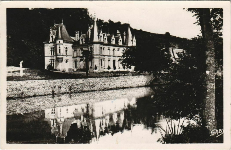 Carte postale ancienne Parthenay Le Chateau de Pomperrain sur le Thouet à Parthenay