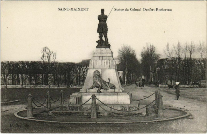 Carte postale ancienne Saint-Maixent-l'Ecole Statue du Colonel Denfert-Rochereau