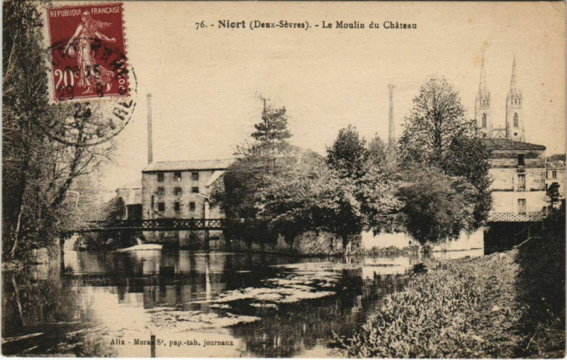 Carte postale ancienne Niort Le Moulin du Chateau à Niort