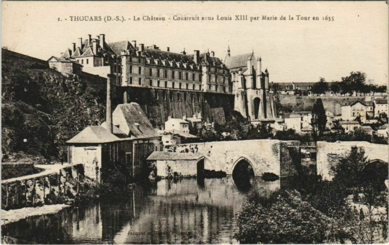 Carte postale ancienne Thouars Le Chateau à Thouars