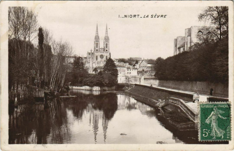 Carte postale ancienne Niort La Sevre à Niort