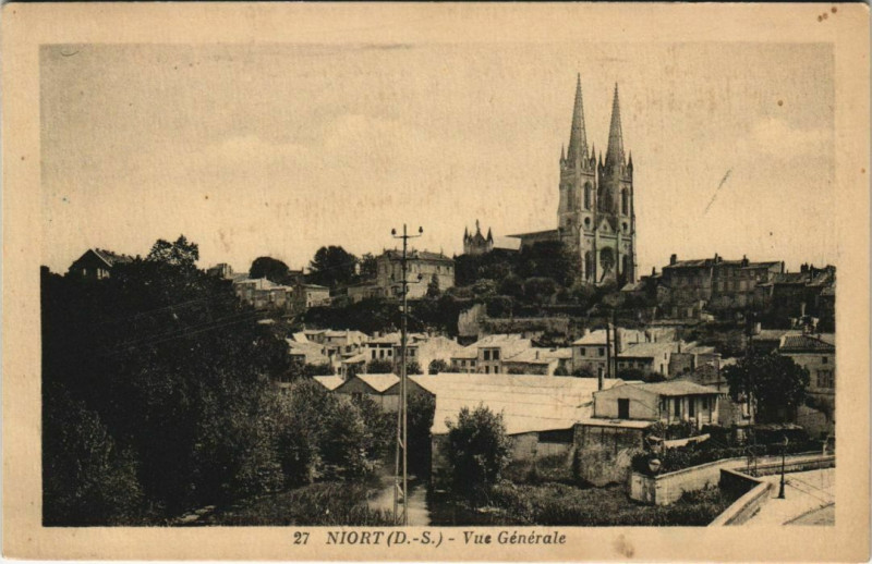 Carte postale ancienne Niort Vue Generale à Niort
