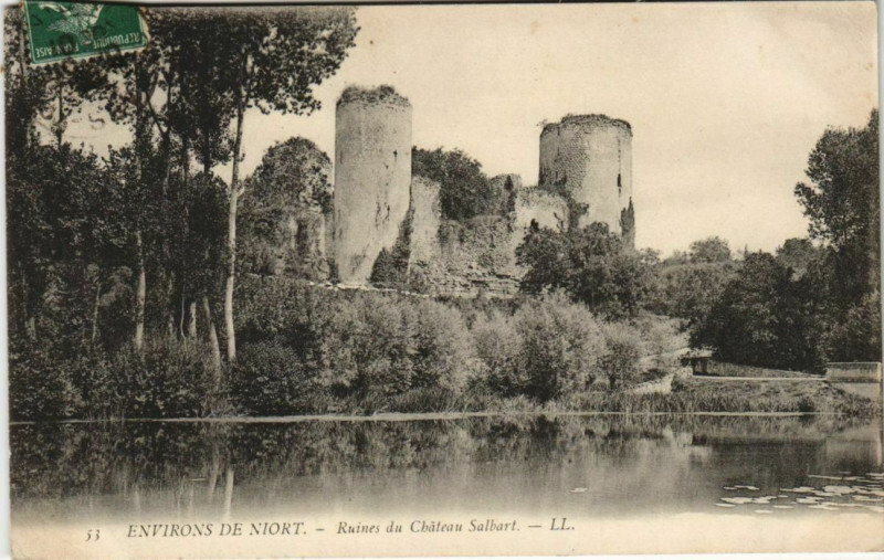 Carte postale ancienne Ruines du Chateau Coudray-Salbart - Environs de Niort à Niort