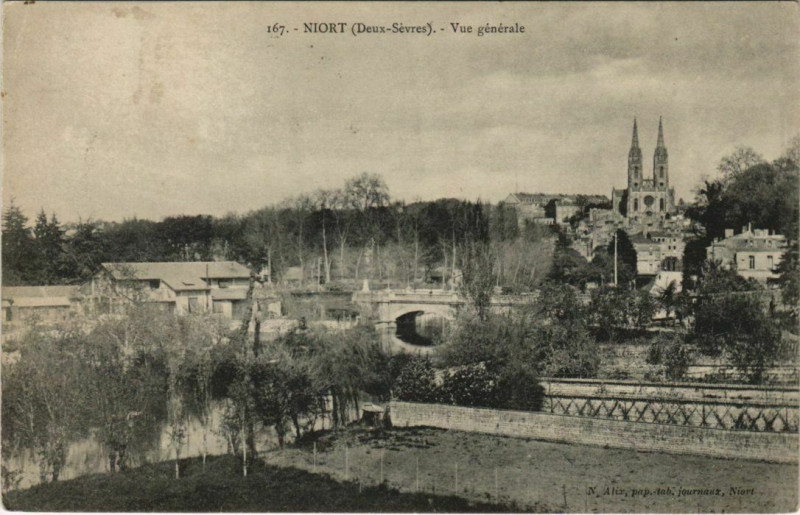 Carte postale ancienne Niort Vue Generale à Niort