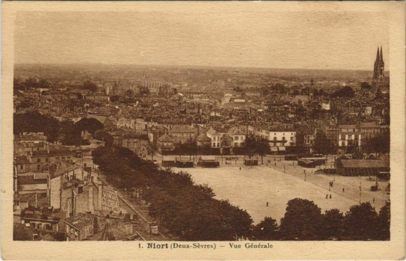 Carte postale ancienne Niort Vue Generale à Niort