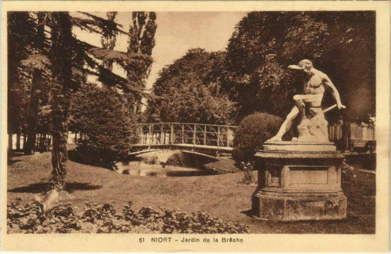 Carte postale ancienne Niort Jardin de la Breche à Ardin