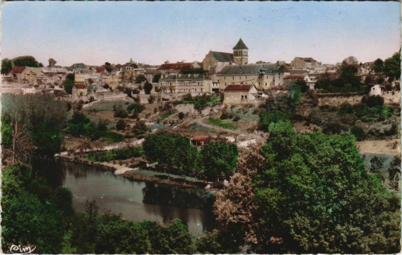 Carte postale ancienne Thouars Vue Generale à Thouars