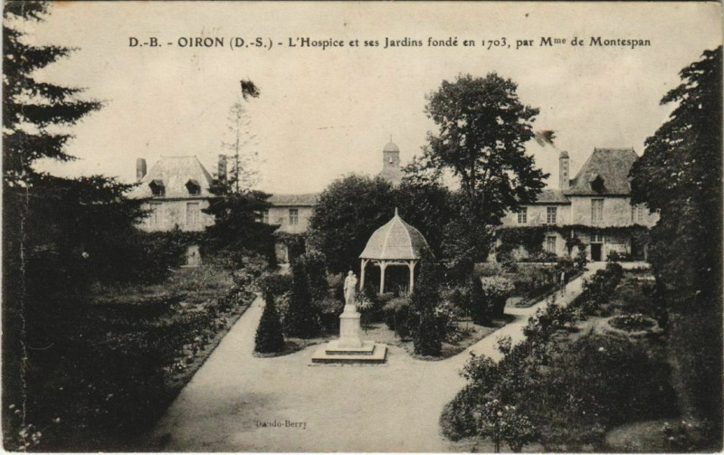 Carte postale ancienne Oiron L'Hospice et ses Jardins à Ardin