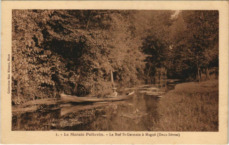 Carte postale ancienne Le Marais Poitevin - Le Bief Saint-Germain a Magne