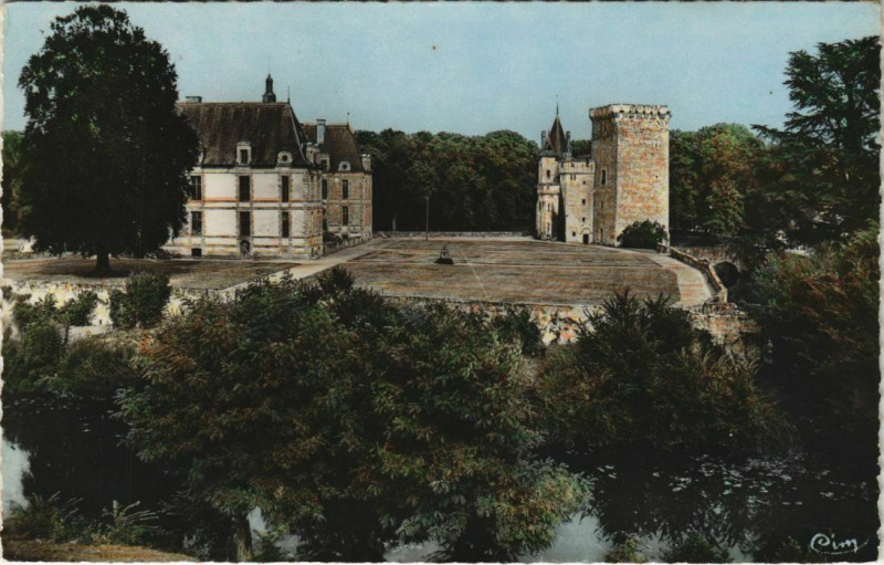 Carte postale ancienne Saint-Loup-sur-Thouet Donjon et Chateau