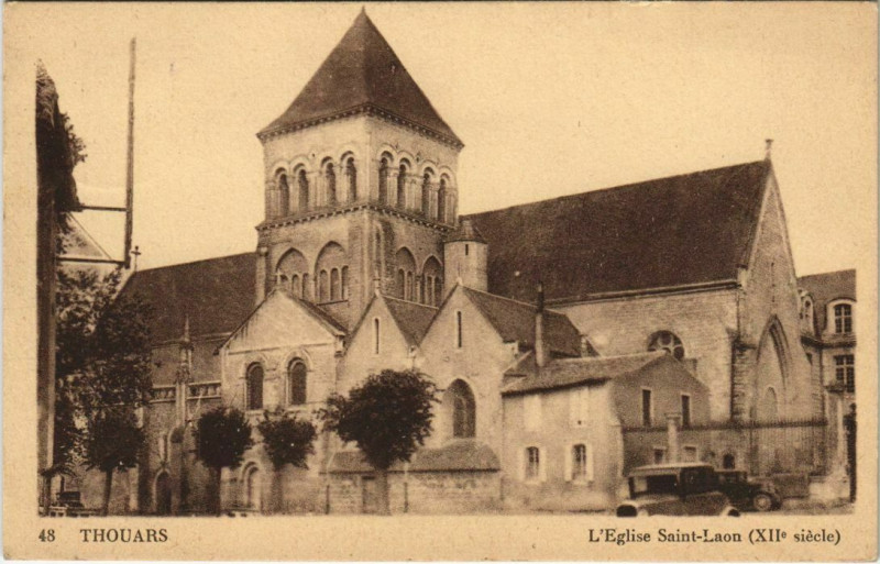 Carte postale ancienne Thouars L'Eglise Saint-Laon à Thouars